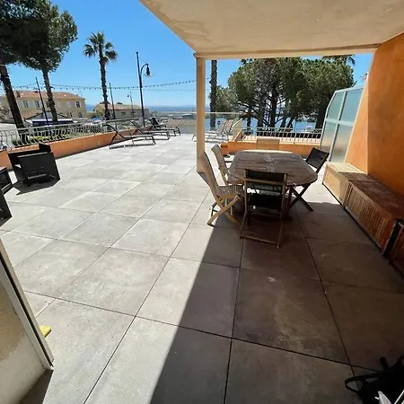 110 M2 De Terras Vue Mer, Pieds Dans L Eau Pour 6 Pers Maxi Avec Clim Et Wifi Fibre Avec 390 Places De Parking Gratuites A Proximite * Hyères