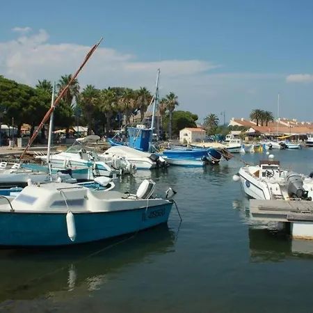 Lägenhet 110 M2 De Terras Vue Mer, Pieds Dans L Eau Pour 6 Pers Maxi Avec Clim Et Wifi Fibre Avec 390 Places De Parking Gratuites A Proximite Hyères