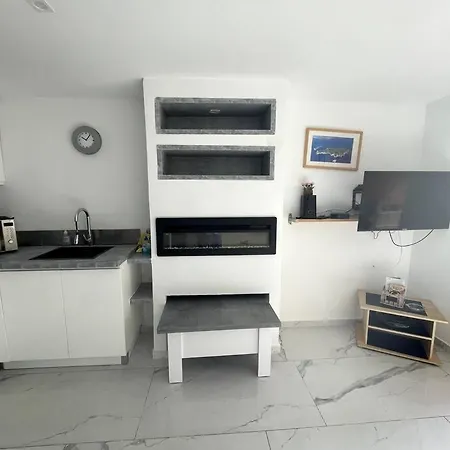 110 M2 De Terras Vue Mer, Pieds Dans L Eau Pour 6 Pers Maxi Avec Clim Et Wifi Fibre Avec 390 Places De Parking Gratuites A Proximite Lägenhet *