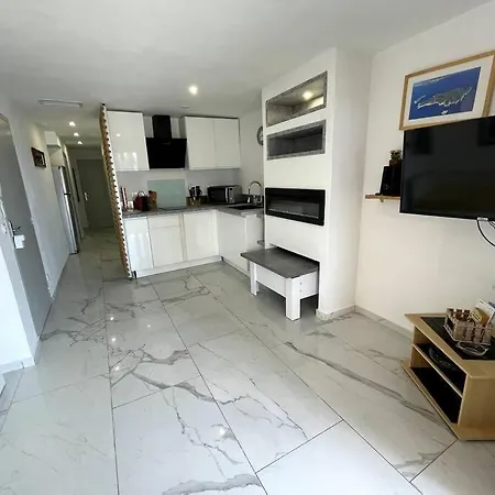 110 M2 De Terras Vue Mer, Pieds Dans L Eau Pour 6 Pers Maxi Avec Clim Et Wifi Fibre Avec 390 Places De Parking Gratuites A Proximite Lägenhet *