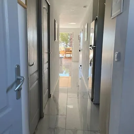 110 M2 De Terras Vue Mer, Pieds Dans L Eau Pour 6 Pers Maxi Avec Clim Et Wifi Fibre Avec 390 Places De Parking Gratuites A Proximite Lägenhet *