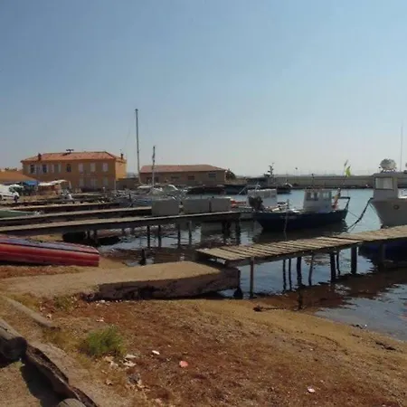 110 M2 De Terras Vue Mer, Pieds Dans L Eau Pour 6 Pers Maxi Avec Clim Et Wifi Fibre Avec 390 Places De Parking Gratuites A Proximite Lägenhet Hyères