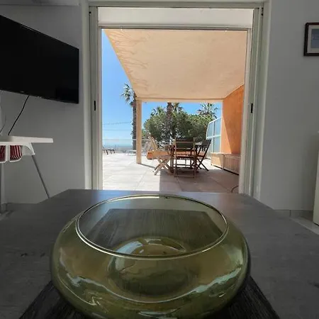 110 M2 De Terras Vue Mer, Pieds Dans L Eau Pour 6 Pers Maxi Avec Clim Et Wifi Fibre Avec 390 Places De Parking Gratuites A Proximite Lägenhet *