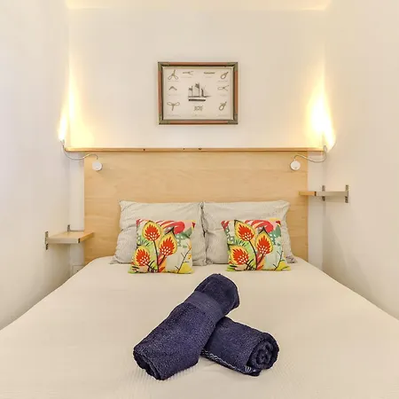 110 M2 De Terras Vue Mer, Pieds Dans L Eau Pour 6 Pers Maxi Avec Clim Et Wifi Fibre Avec 390 Places De Parking Gratuites A Proximite Apartman Hyères