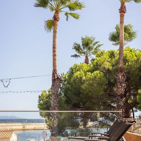 Apartman 110 M2 De Terras Vue Mer, Pieds Dans L Eau Pour 6 Pers Maxi Avec Clim Et Wifi Fibre Avec 390 Places De Parking Gratuites A Proximite Hyères